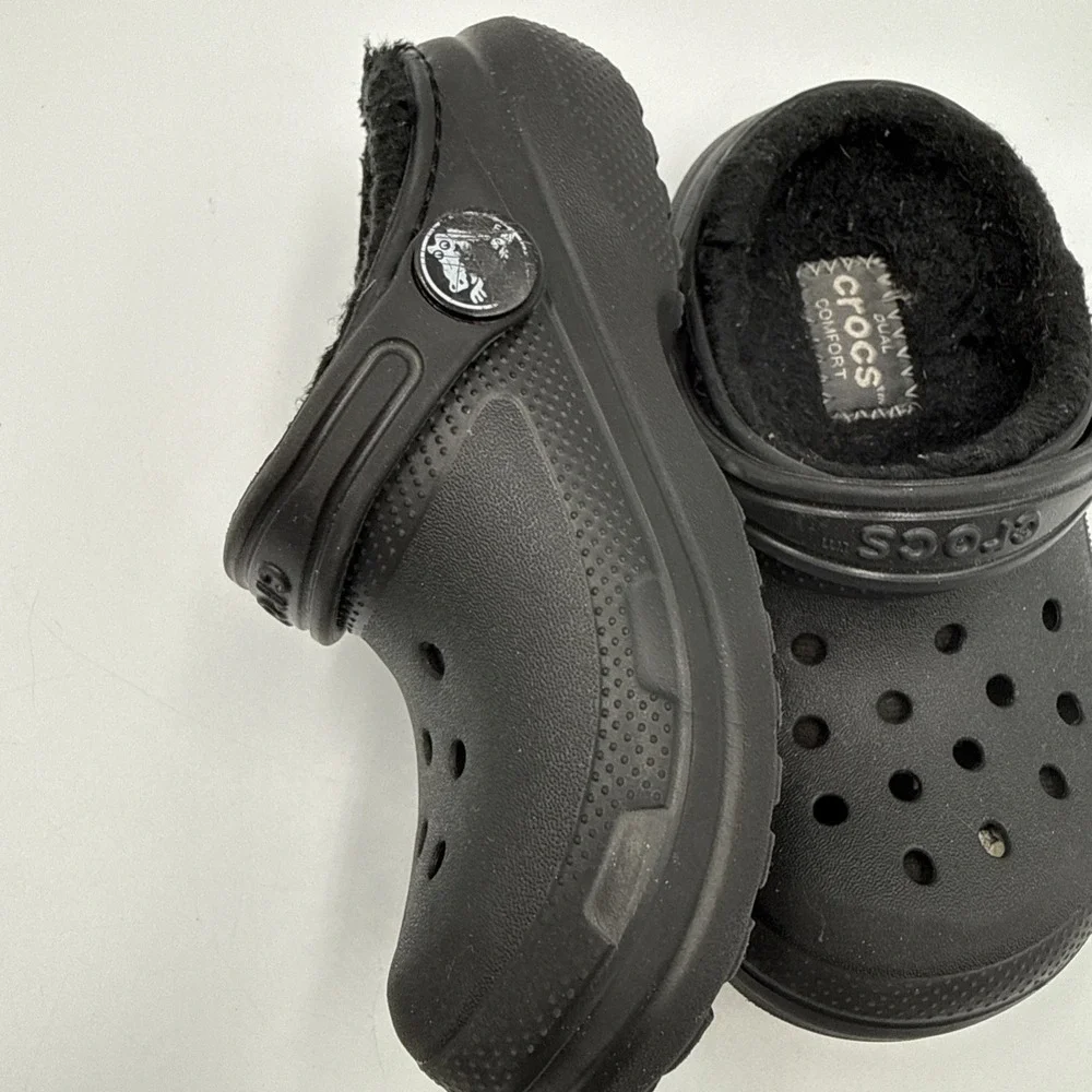 Crocs Comfort Fleece Lined Clogs Child Size C 8 Black